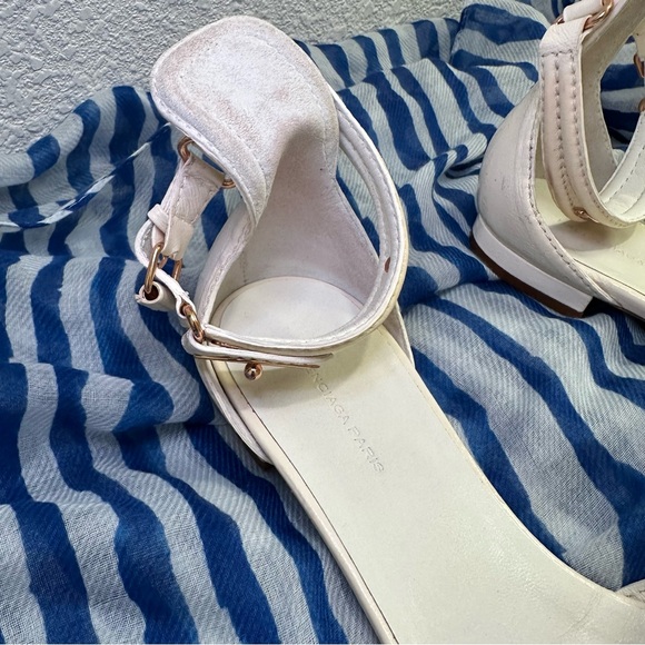 Balenciaga Leather Sandals 38 Ivory Color with Gold Tone Hardware GUC - Picture 4 of 15